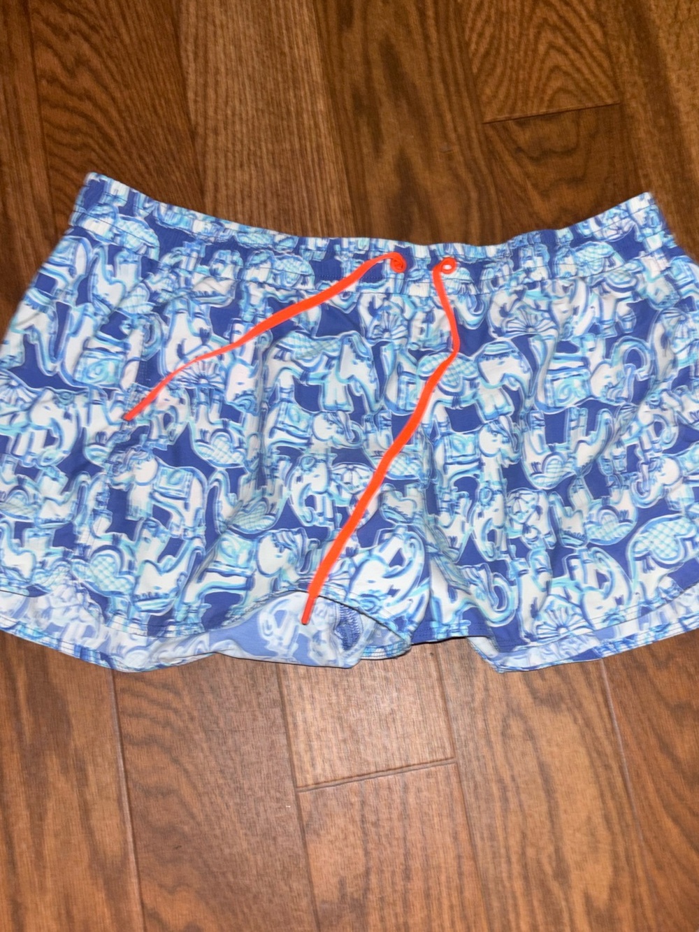 Lilly Pulitzer "Run Around" Luxletic shorts size large